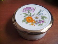 Belle boîte à bijoux en porcelaine du Japon à décor floral diamètre 9,5 cm - TBE