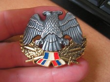 insigne   de beret   armée  serbe  guerre du kosovo     (r6 )
