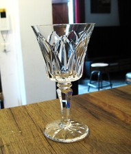 3230*  saint louis 1 verre à bourgogne modèle carmague cristal h. 13 cm
