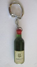 Porte clé vintage, années 60, bouteille 3D Vin de BORDEAUX