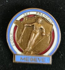 Rare ancienne Broche Ecole de ski ESF Station de MEGÈVE Signé Augis Lyon 