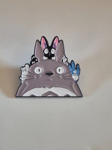 Pin totoro noiraude - &,