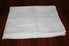 Nappe ancienne damassée