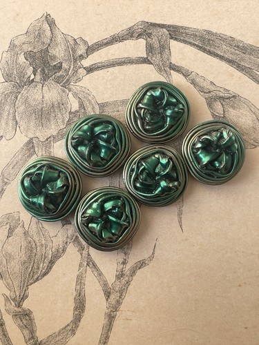 Grands boutons vert irisé - 6,