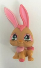 Lapin beige jaune rose yeux