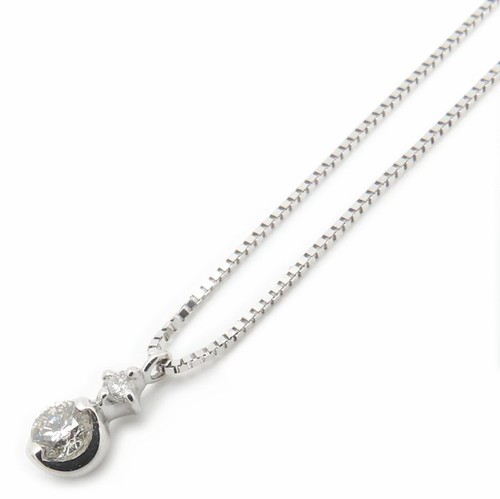 Collier blanc 18 - 18, carats