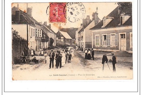 Saint sauveur place du - :,