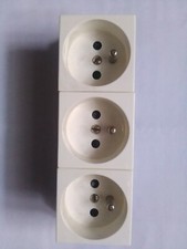 Bloc 3 prises MOSAIC Legrand pour goulotte + cadre goulotte 030546