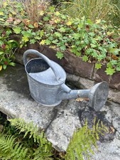 Ancien arrosoir en Zinc non