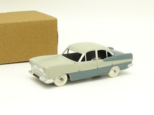 Quiralu SB 1/43 - Simca Vedette Grise