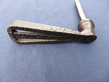 Grosse poignée fer décorée