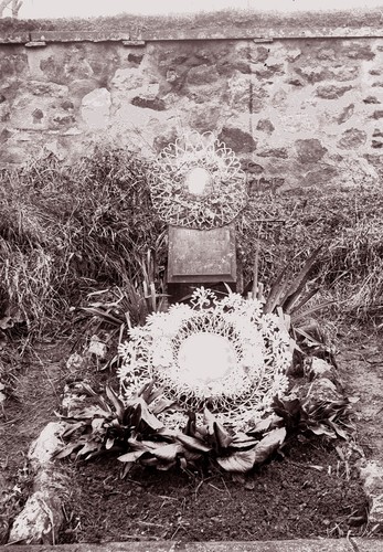 Tombe allemand moderne d - ,