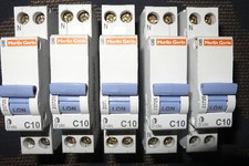 DISJONCTEUR MODULAIRE 10A