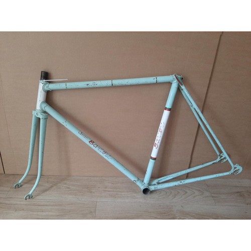 Cadre velo artisanal 3120g