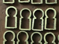 1 Entrée de serrure ou de meuble ancienne encastrable laiton 26 x 14 mm. f 