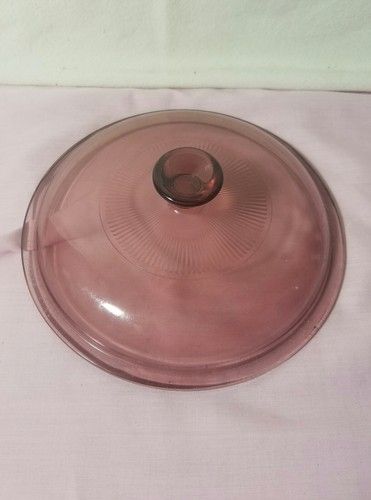 Pyrex cranberry glass - 7",