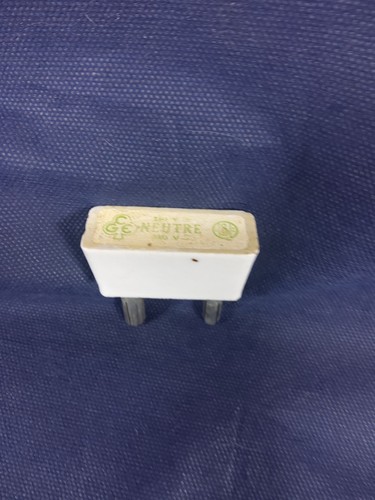 Fusible neutre porcelaine - neutre, axe