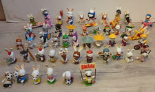 Lot 48 Figurine Lapin Crétin préhistoire moyen age cowboy français cavalier surf