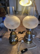 ANTIQUITE / LAMPE TYPE PETROLE EN ETAIN & VERRE IMPRIME / VINTAGE 1980