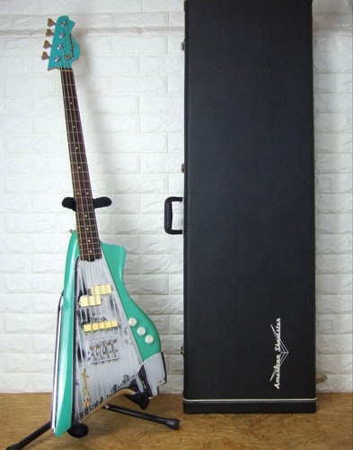 Guitare basse électrique