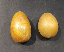 DEUX FORMES OEUF EN BOIS EN L'ETAT 