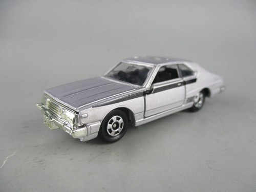 Tomica nissan skyline 2000 - tomica,