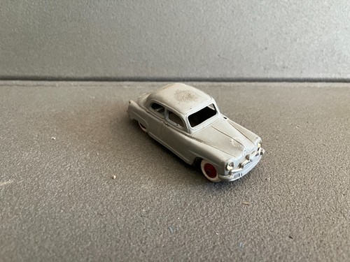 Ancienne voiture miniature - voiture,