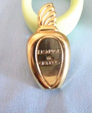 Pin's parfum AMARIGE de