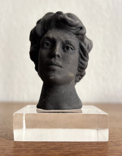 Petite sculpture buste - , de