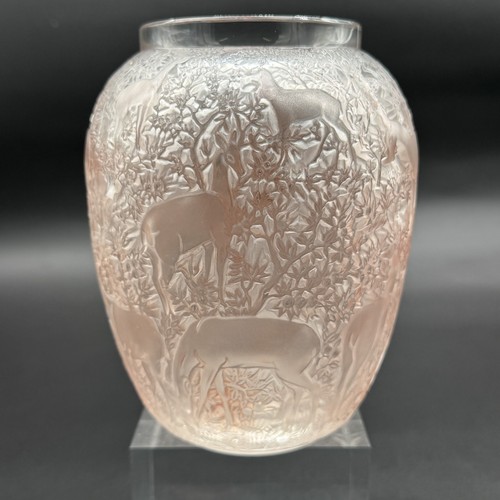 Vase biches r lalique - un,
