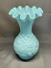 VASE EN VERRE OPALINE BLEUE MOULÉE DE PORTIEUX , VALLERYSTHAL , DLG BACCARAT