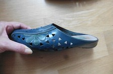 Chaussures femme Catwalk mules talon plat tout cuir bleu ajouré fleur T 37 