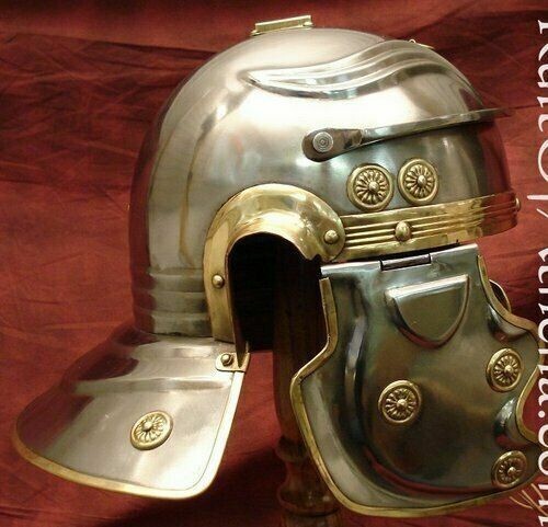 Ancien casque romain - ,