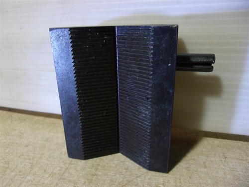 New instron 2141 jaw face - new,