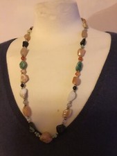 Collier pierre quartz agate en très bon état.