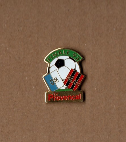 Pin football média - pin's,