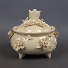 Boîte En Porcelaine