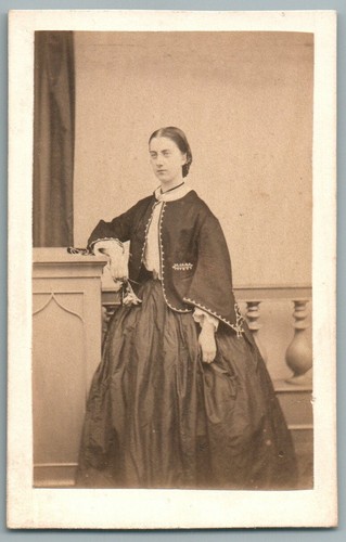 Cdv 1865 femme - cdv, fleurs