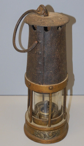 Ancienne lampe de mineur - -,