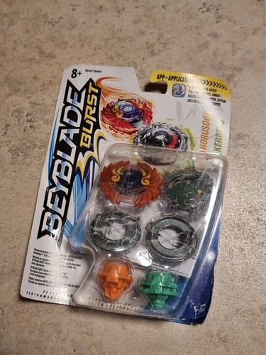 Lot toupie beyblade - 2,