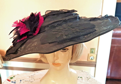Chapeau posé début - chapeau, xxe