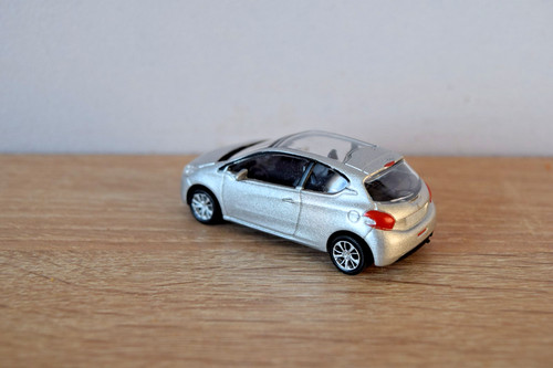 Miniature peugeot 208 - miniature,