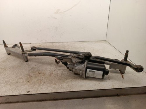 Moteur essuie glace avant