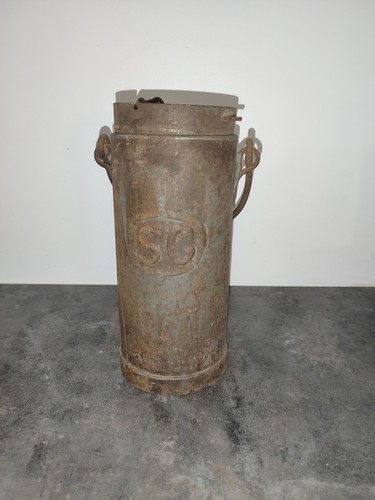 Ancien pot lait en métal - À,