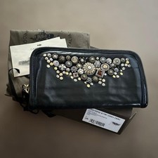 Portefeuille long clouté