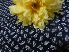  bleu marine ,fleurettes