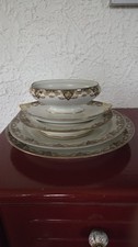 Service ancien en porcelaine