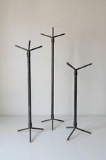 3 PORTE CHAPEAUX SUR TRIPODE