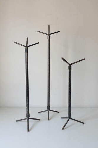 Porte chapeaux sur tripode - porte,