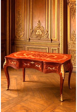 Beau grand bureau avec plateau